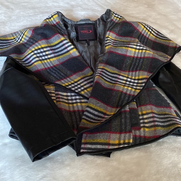 EUC New York YOKI Outerwear Collection Plaid Jacket with Faux Leather Sleeves - Picture 13 of 15